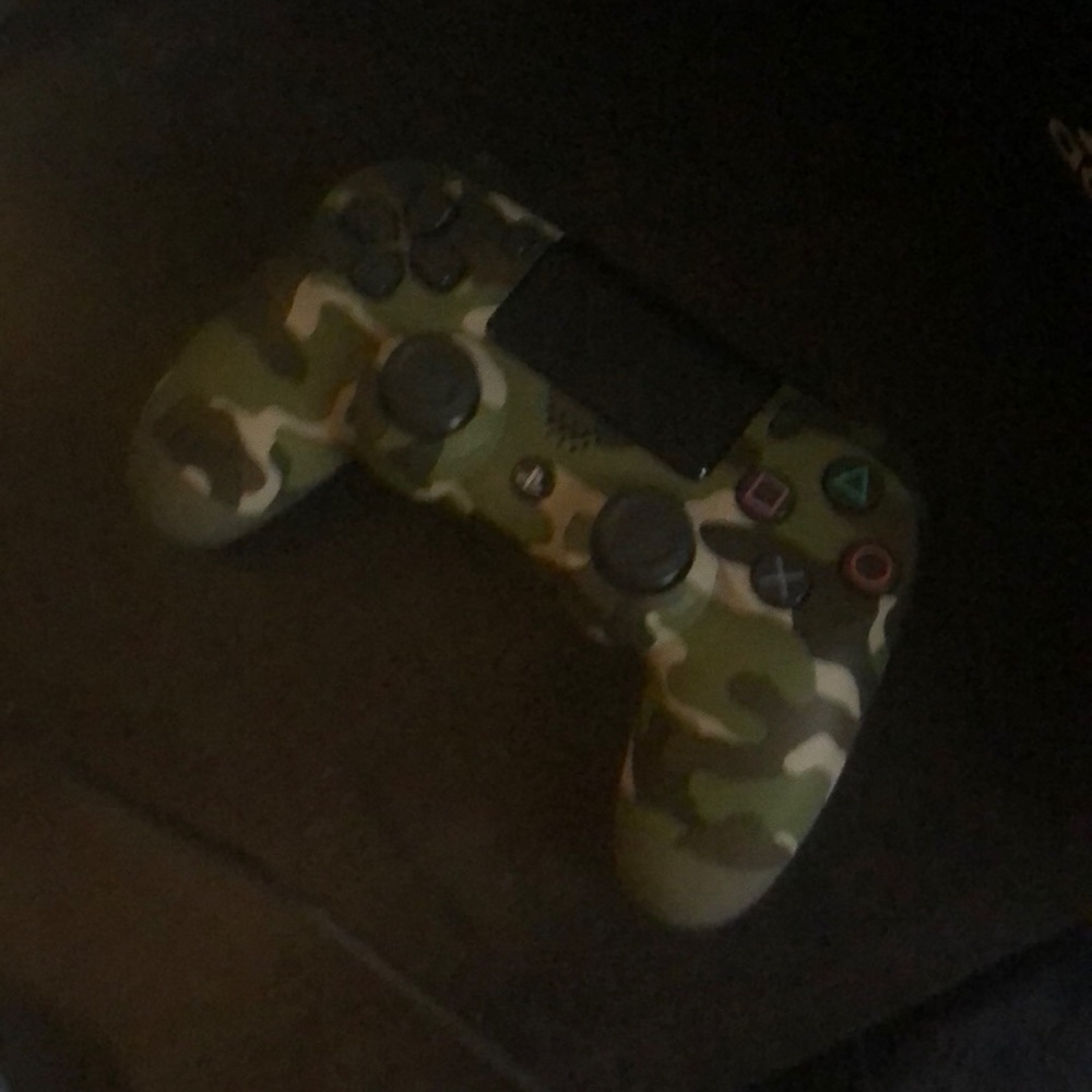 PS4 controller mint condition used few times